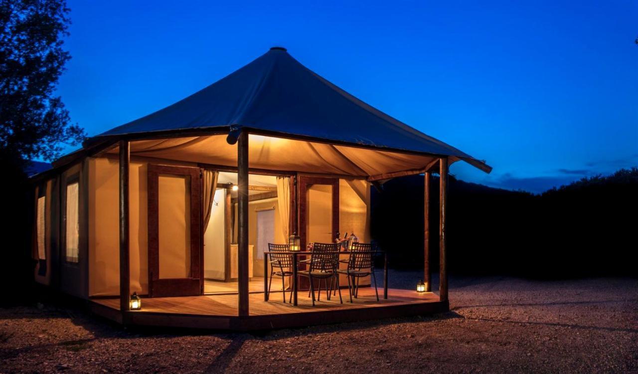 Glamping Tents And Mobile Homes Trasorka Veli Lošinj Exteriér fotografie