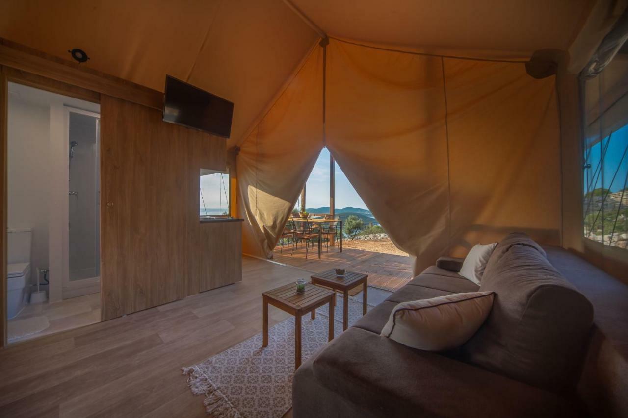 Glamping Tents And Mobile Homes Trasorka Veli Lošinj Exteriér fotografie