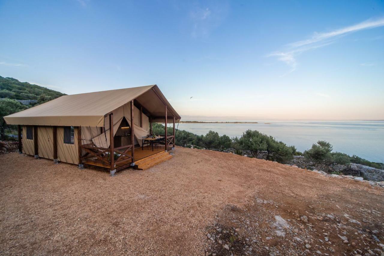 Glamping Tents And Mobile Homes Trasorka Veli Lošinj Exteriér fotografie